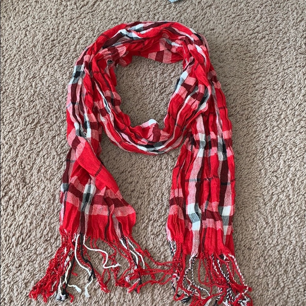Justice Scarf